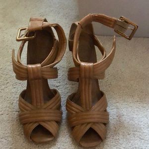 Tory Burch tan heels